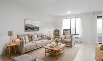 1581 N COLONIAL Ter 201-X, Arlington, VA 22209