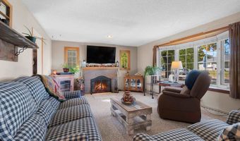 2200 S GREENVIEW St, Appleton, WI 54915
