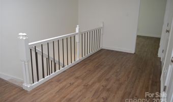 609 Crowfields Ln, Asheville, NC 28803