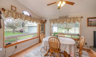24496 VAUGHN Rd, Veneta, OR 97487