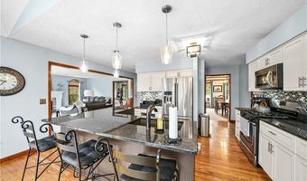 350 Aspen Ct, Aurora, OH 44202