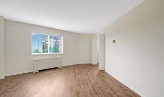 5340 HOLMES RUN Pkwy 516, Alexandria, VA 22304