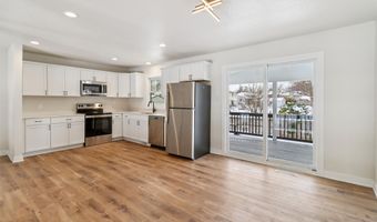 404 22nd Ave SW, Altoona, IA 50009