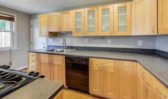 8617 LYNBROOK Dr, Bethesda, MD 20814