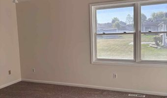 1203 Elm St, Auburn, IN 46706