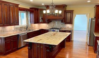330 Knollcrest Ct, Alpharetta, GA 30022