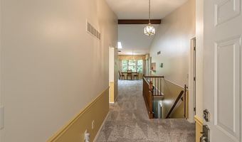 817 Woodside Trails Dr, Ballwin, MO 63021