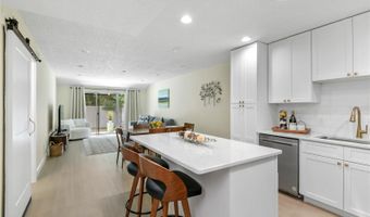 894 JONATHAN Way 3B, Altamonte Springs, FL 32701
