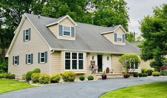 11 MEADOWBROOK Ct, Appleton, WI 54914