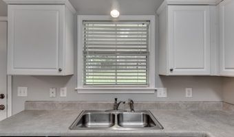 619 Shadowridge Dr, Brandon, MS 39047