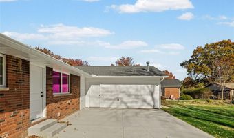 2301 Wedgewood Dr, Alton, IL 62002