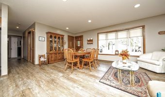 1601 E Sylvan Cir, Brandon, SD 57005