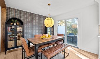 830 S Parkview Dr, Aurora, OH 44202