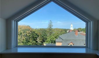 22 Mount Vernon St C, Newport, RI 02840
