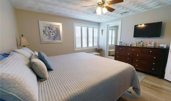14 Willow Dr, Cranston, RI 02920