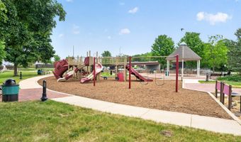 108 N Main St, Algonquin, IL 60102