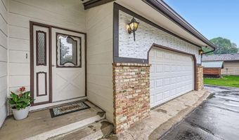211 Mckinley St, Anoka, MN 55303