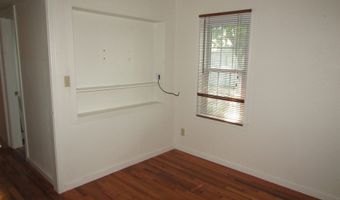 917 S 6th St, Artesia, NM 88210