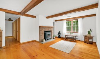 21 Quarry Rd, Branford, CT 06405