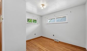 606 Golf Course Rd, Aliquippa, PA 15001