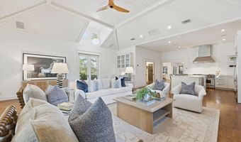 698 BEACH Ave, Atlantic Beach, FL 32233