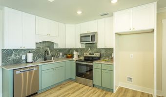 200 13th St, Apalachicola, FL 32320