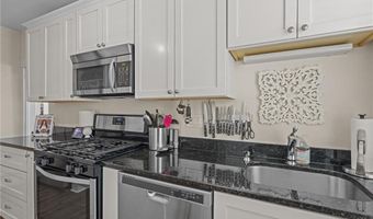 275 Hope St, Bristol, RI 02809
