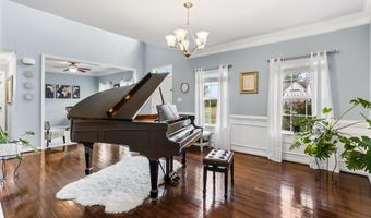 10 Gina Dr, Allentown, NJ 08501