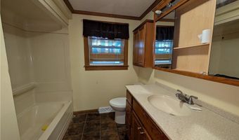 8 Grant Dr, Coventry, RI 02816