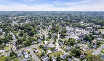 854 Main St, Belford, NJ 07718