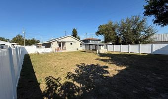 208 CENTER St, Auburndale, FL 33823