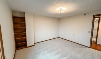 2200 Hamilton Dr 504, Ames, IA 50014