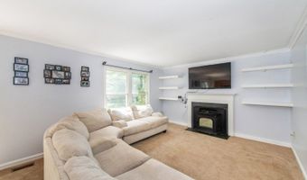 2 Higgins Dr, Alloway, NJ 07462