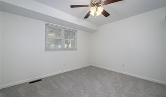 830 Westrun Dr, Ballwin, MO 63021