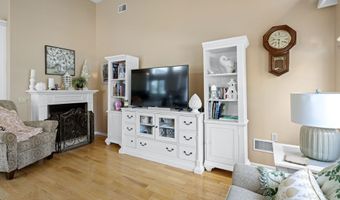 2 Woodlake Ct, Barnegat, NJ 08005