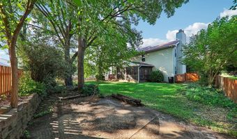 800 Eaglebrooke Dr, Ballwin, MO 63021