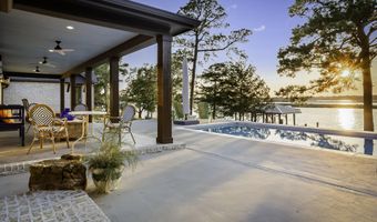 927 N Shore Dr, Biloxi, MS 39532