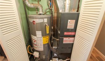 325 N Yorkshire, Austintown, OH 44515