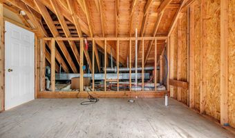 10 Greenwood Pl, Middletown, NJ 07748