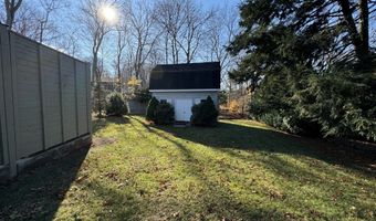 269 Greenbriar Dr, Cheshire, CT 06410