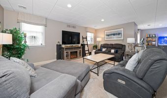 33 WATERTON Dr, Bear, DE 19701