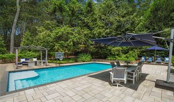 75 Walnut Dr, East Greenwich, RI 02818