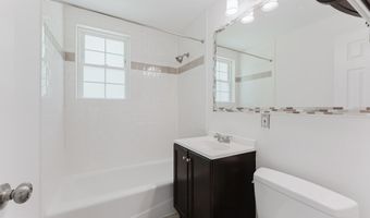 2725 S WALTER REED Dr B, Arlington, VA 22206