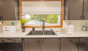 218 High St, Amsterdam, OH 43903