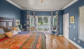 5 Petigru Dr, Beaufort, SC 29902