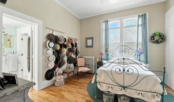 513 S Wayne St, Angola, IN 46703