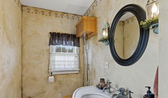 5 Old Manchester Rd, Amherst, NH 03031