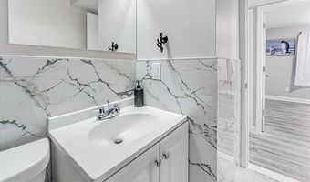 2148 Champagne Dr, Ann Arbor, MI 48108