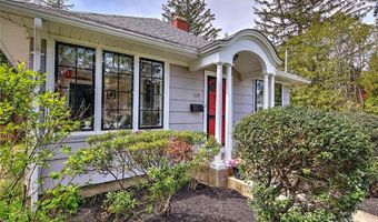 119 Alfred Drowne Rd, Barrington, RI 02806
