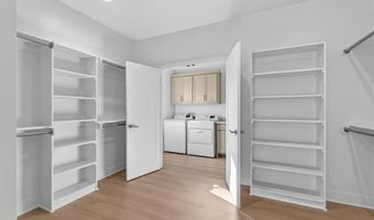 422 NE Lakota Dr, Adrian, MO 64720